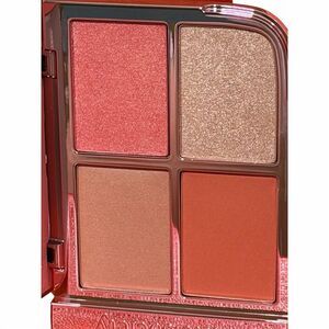 Polite Society Blush & Highlight Face Palette Assorted Shades Glow